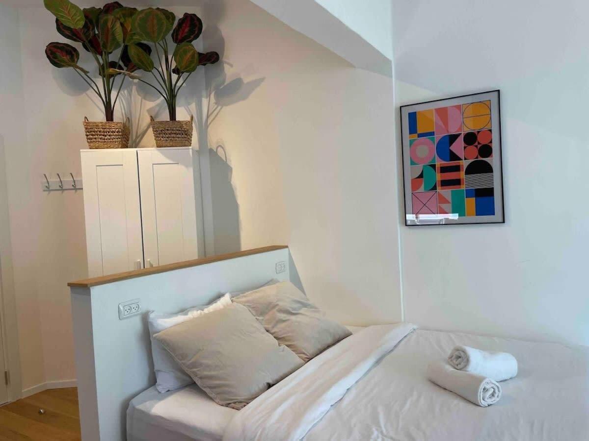 Loft Boutique With Balcony Lägenhet Tel Aviv Exteriör bild
