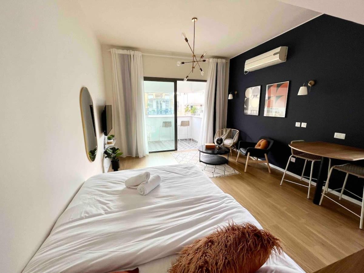 Loft Boutique With Balcony Lägenhet Tel Aviv Exteriör bild