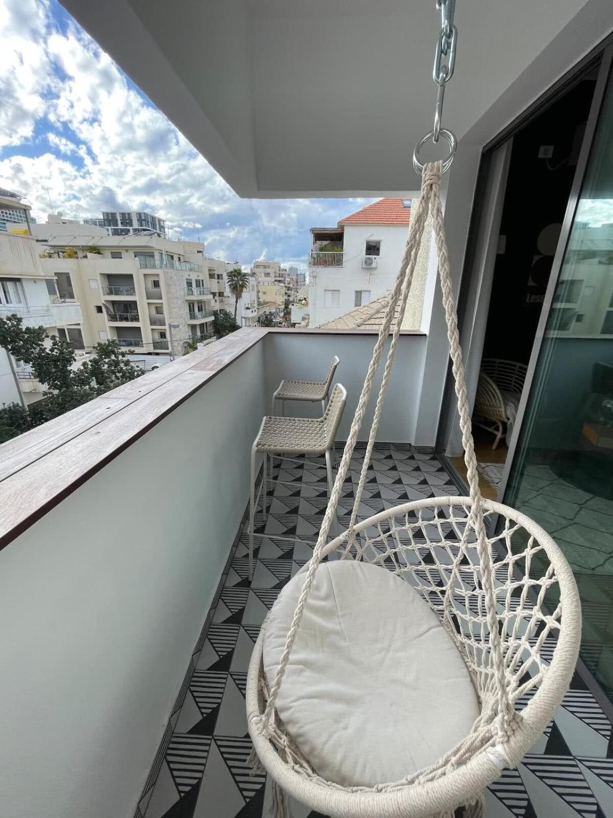 Loft Boutique With Balcony Lägenhet Tel Aviv Exteriör bild
